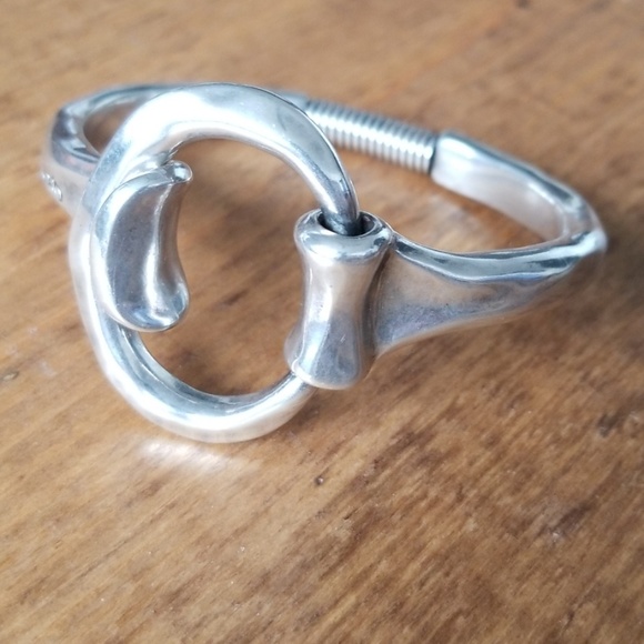 UNO de 50 Jewelry - Uno de 50 Buckle bangle with spring and clip NEW